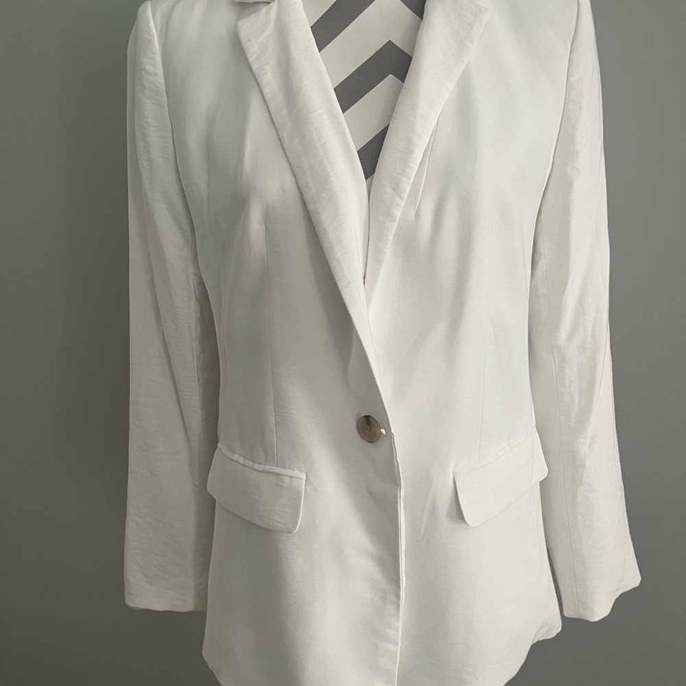 LOFT Classic White Blazer Size 10 P